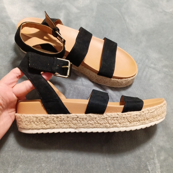 Women's Universal Thread Black Strappy Chunky Wedge Woven Suede Sandals Size 11 - Picture 3 of 7